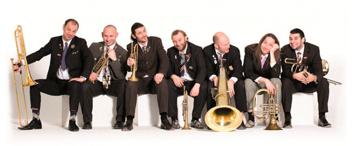 Mnozil Brass Spectacle Cirque 31 mai 2019 à NEUVECELLE Mnozil Brass Spectacle Cirque 31 mai 2019 à NEUVECELLE