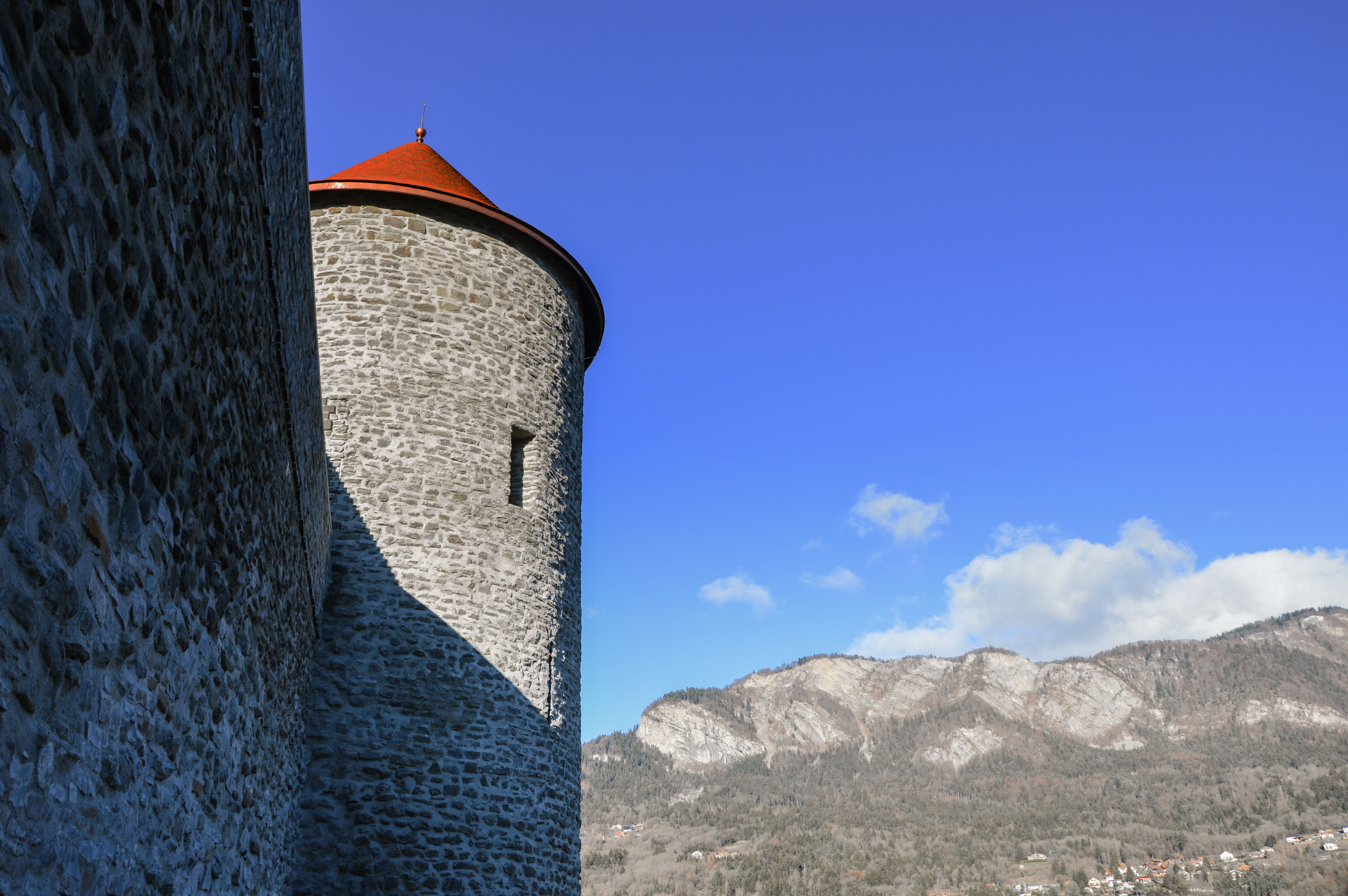 Le Château des Sires de Faucigny Réhabilitation d’un monument du